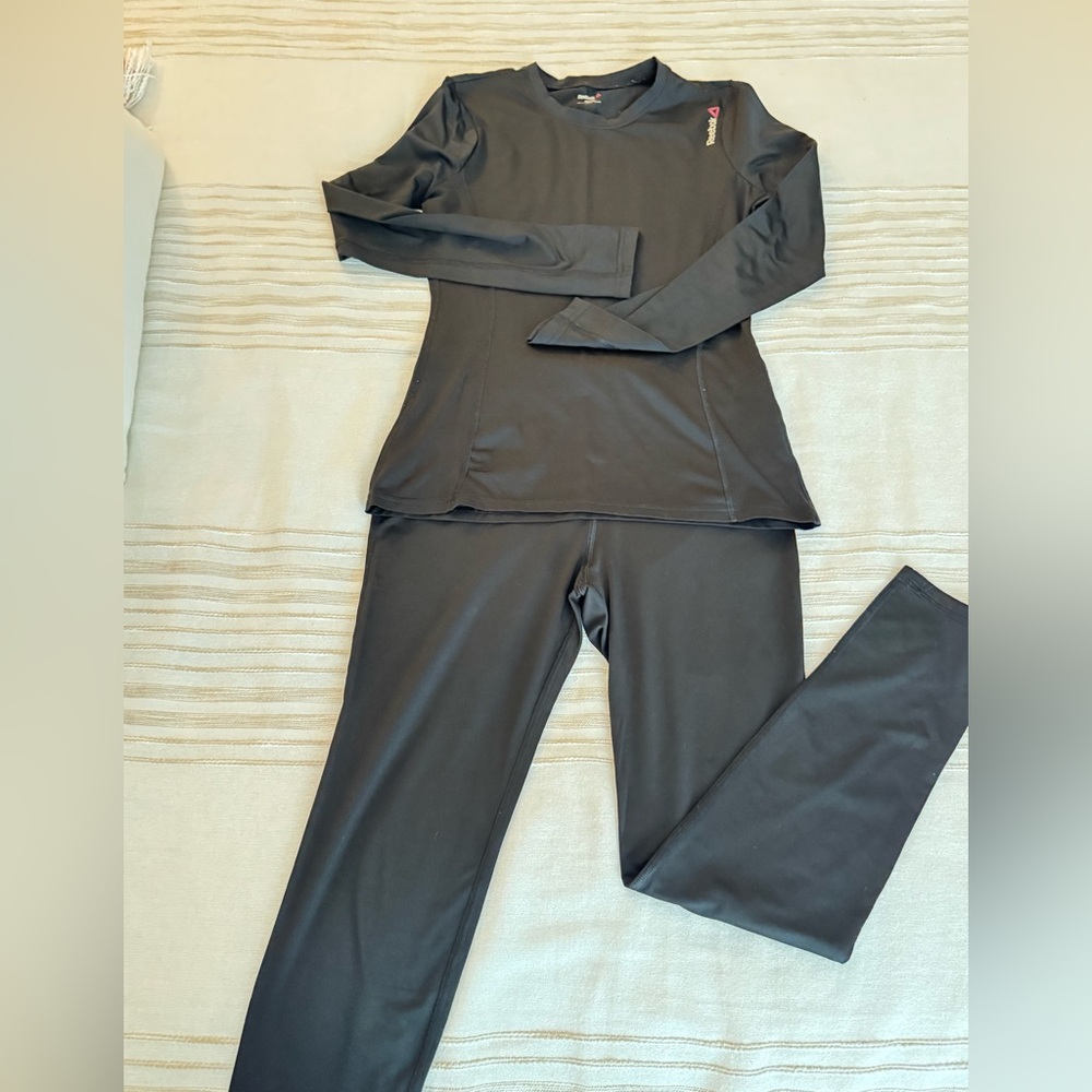 Reebok thermal set Black with Red and White Logo